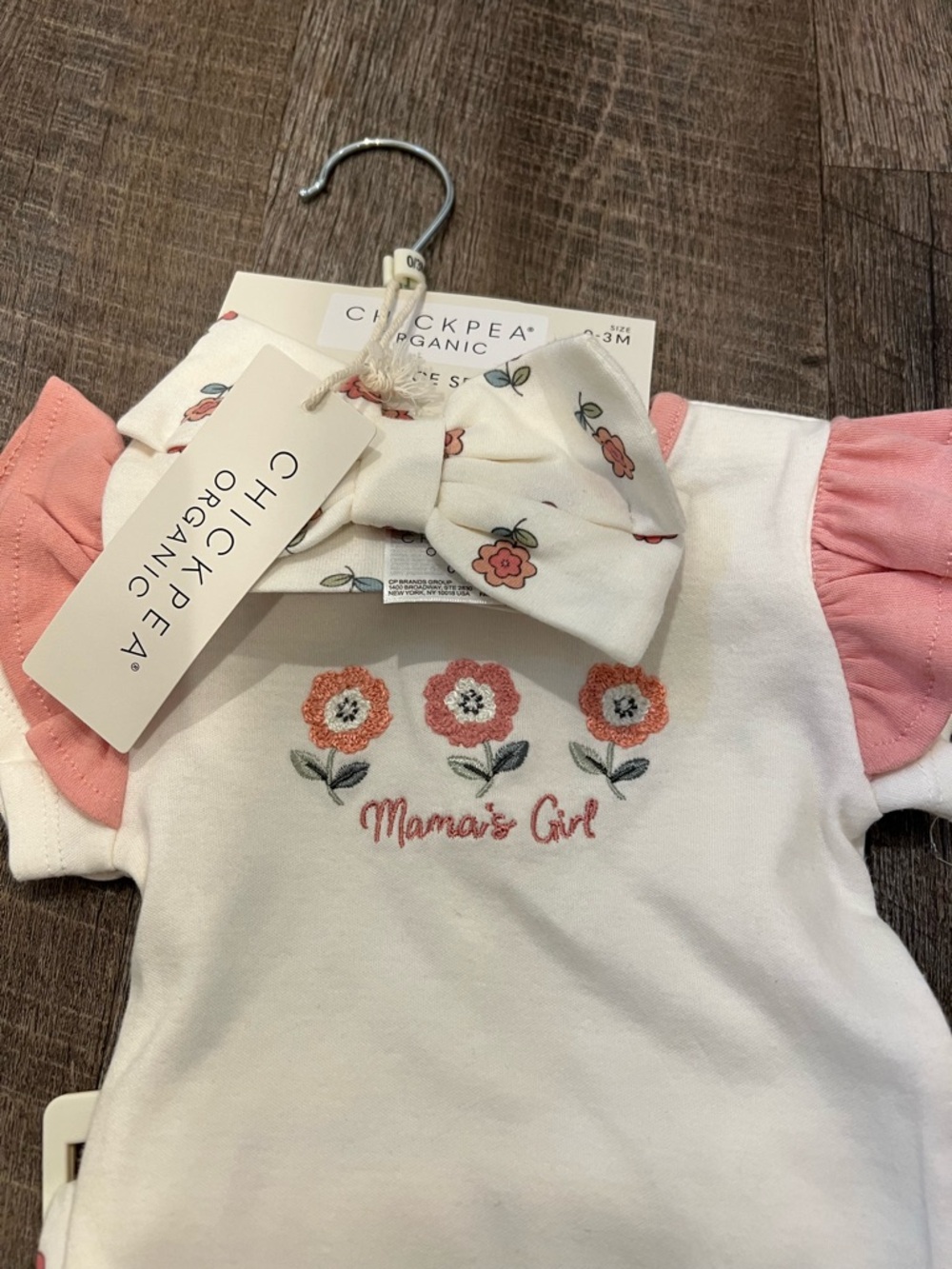 NWT “Mama’s Girl” Chickpea Organic Baby Floral Bodysuit & Pant Set